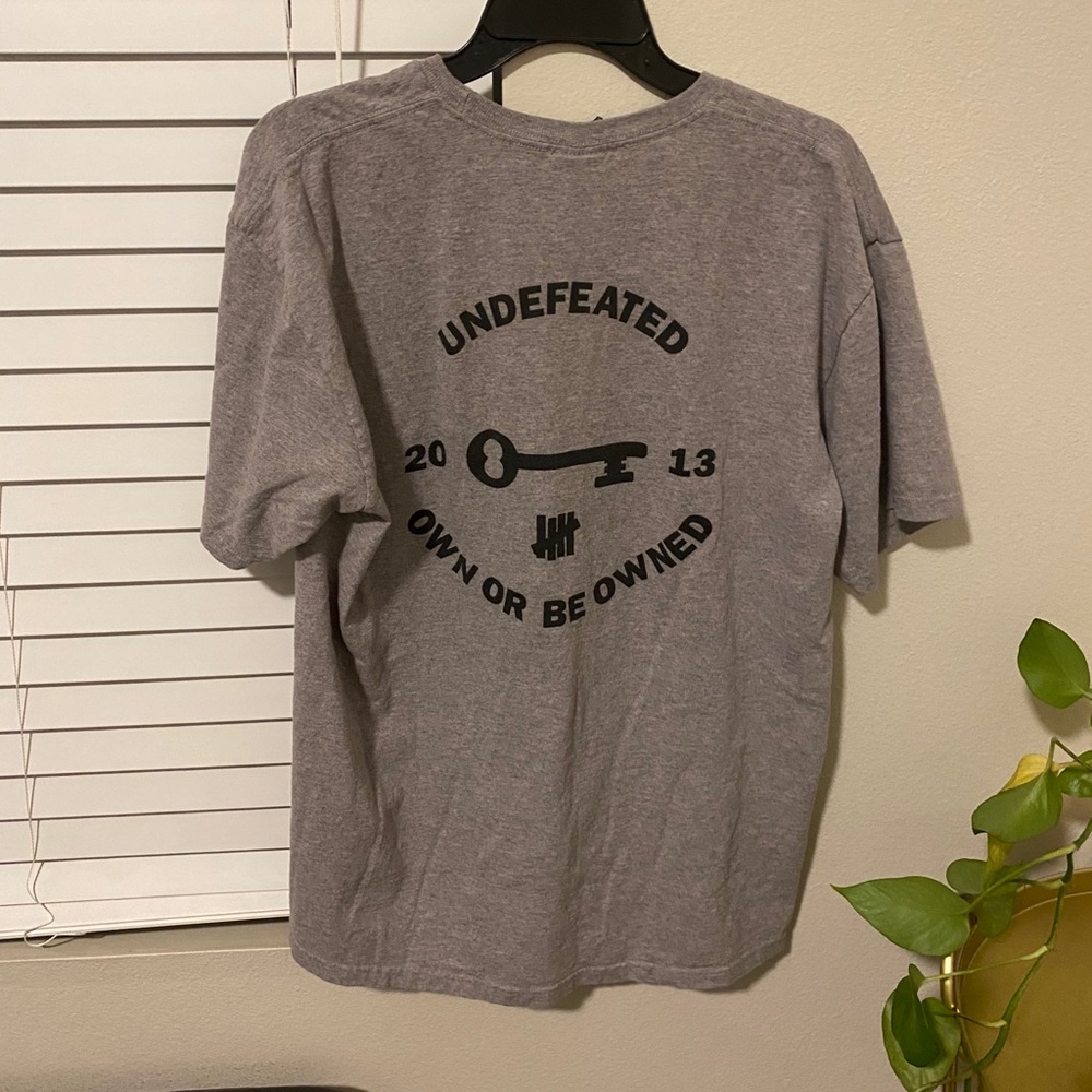 Used UNDEFEATED T-Shirt 4/$25
